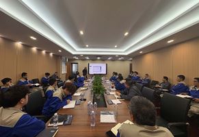MAN公司生产技术支持相关部门对我公司开展曼恩主机安装、储存、校中、调试培训活动