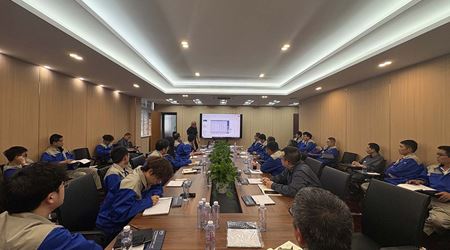 MAN公司生产技术支持相关部门对我公司开展曼恩主机安装、储存、校中、调试培训活动