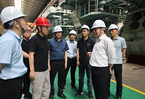 南通工信局副局长一行带队来我司学习船舶行业发展先进经验，进一步推动通泰扬船舶海工产业集群协同发展